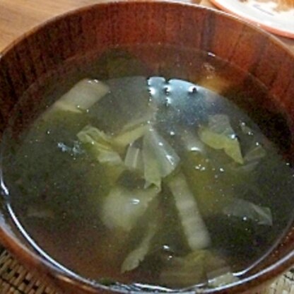 白菜とワカメのピリ辛スープ
